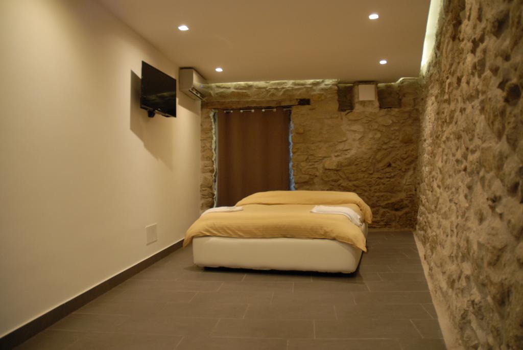 Yuba - Aragon Home Holiday มอนตาลบาโน เอลิโคนา ภายนอก รูปภาพ