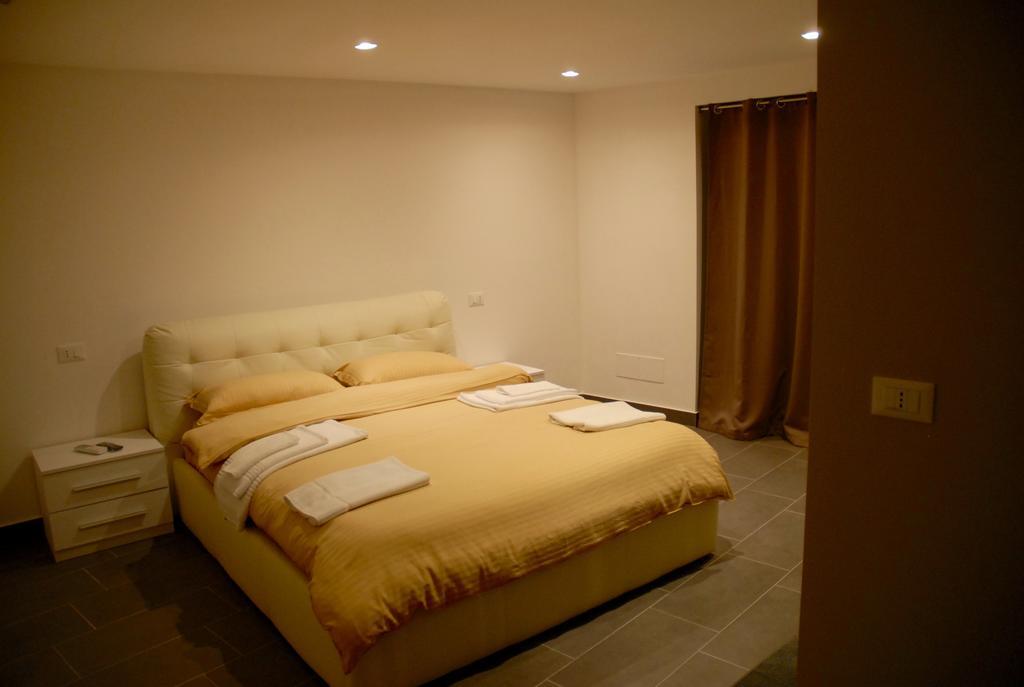 Yuba - Aragon Home Holiday มอนตาลบาโน เอลิโคนา ภายนอก รูปภาพ